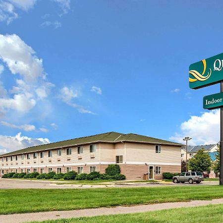 Quality Inn & Suites Манкейто Экстерьер фото