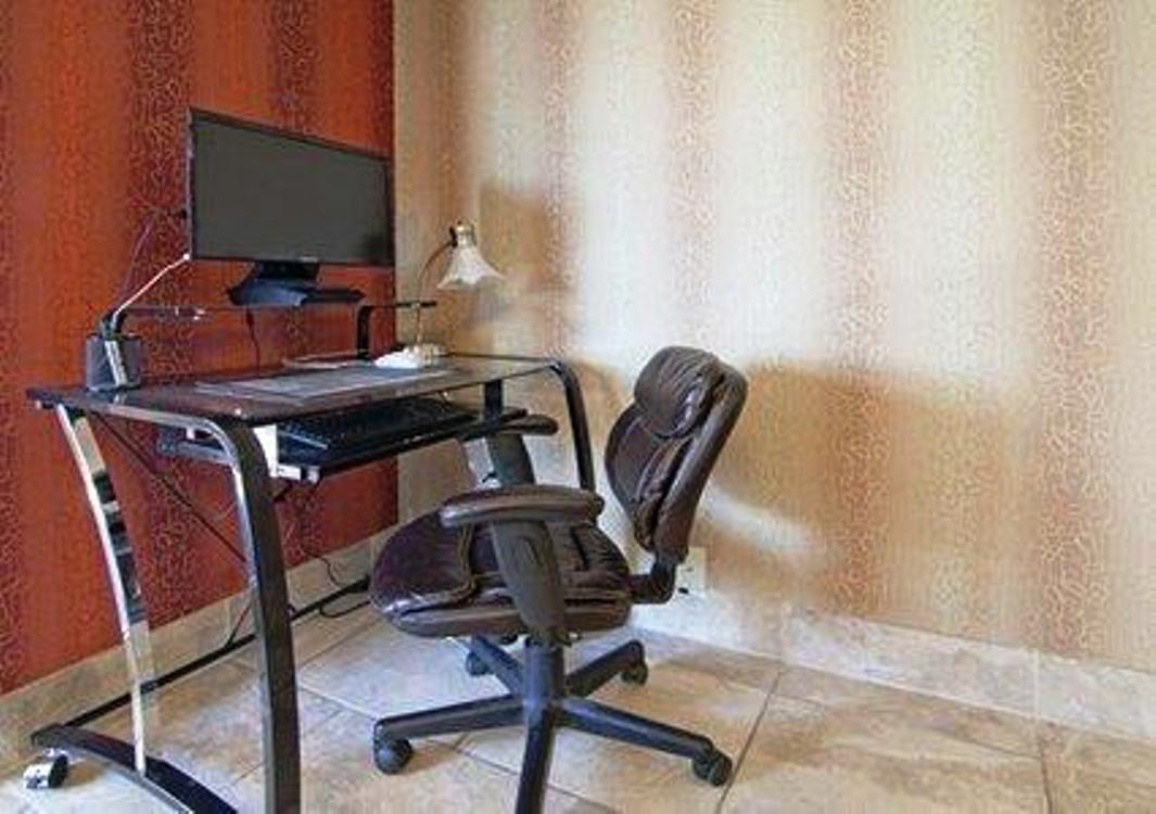 Quality Inn & Suites Манкейто Экстерьер фото