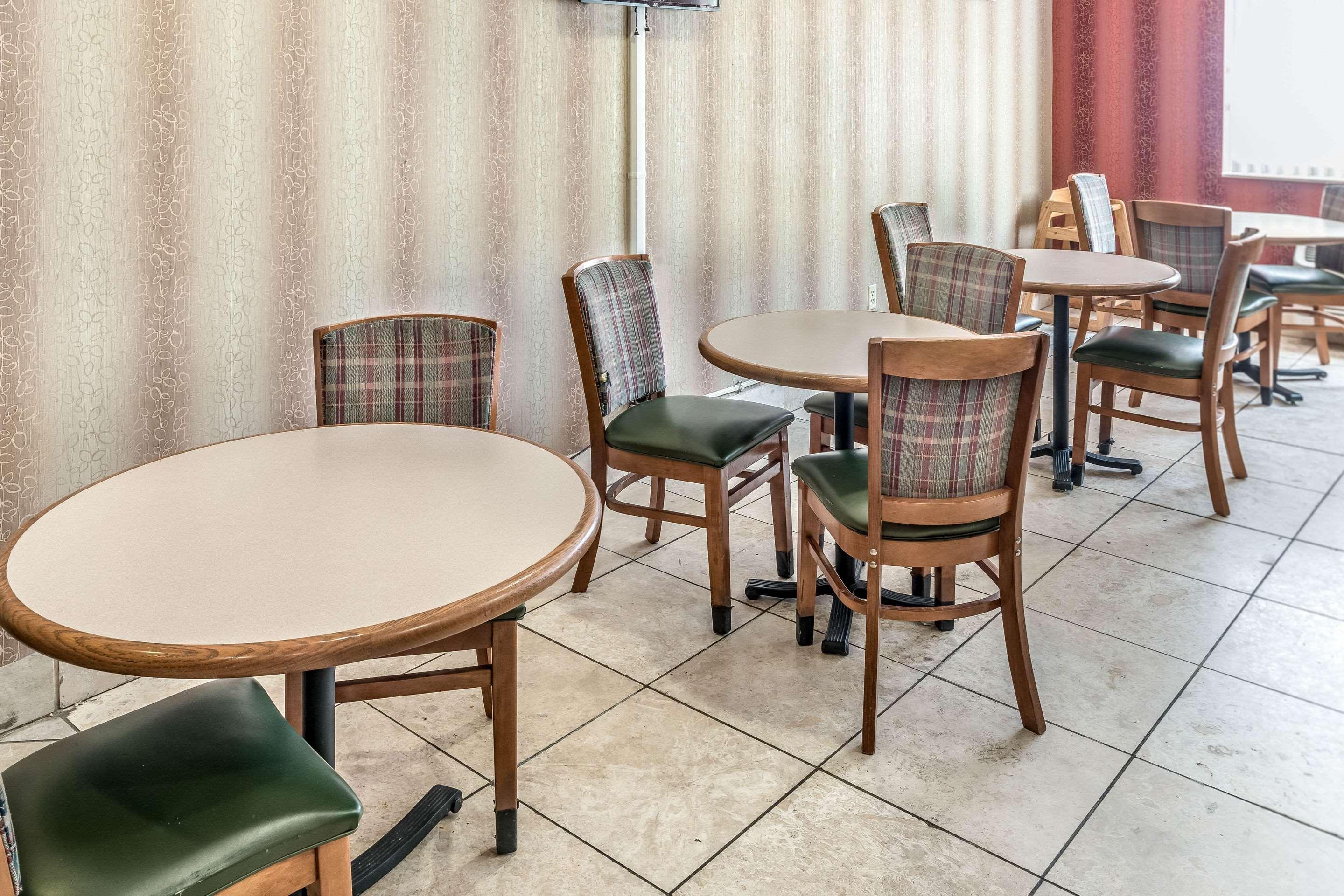 Quality Inn & Suites Манкейто Экстерьер фото