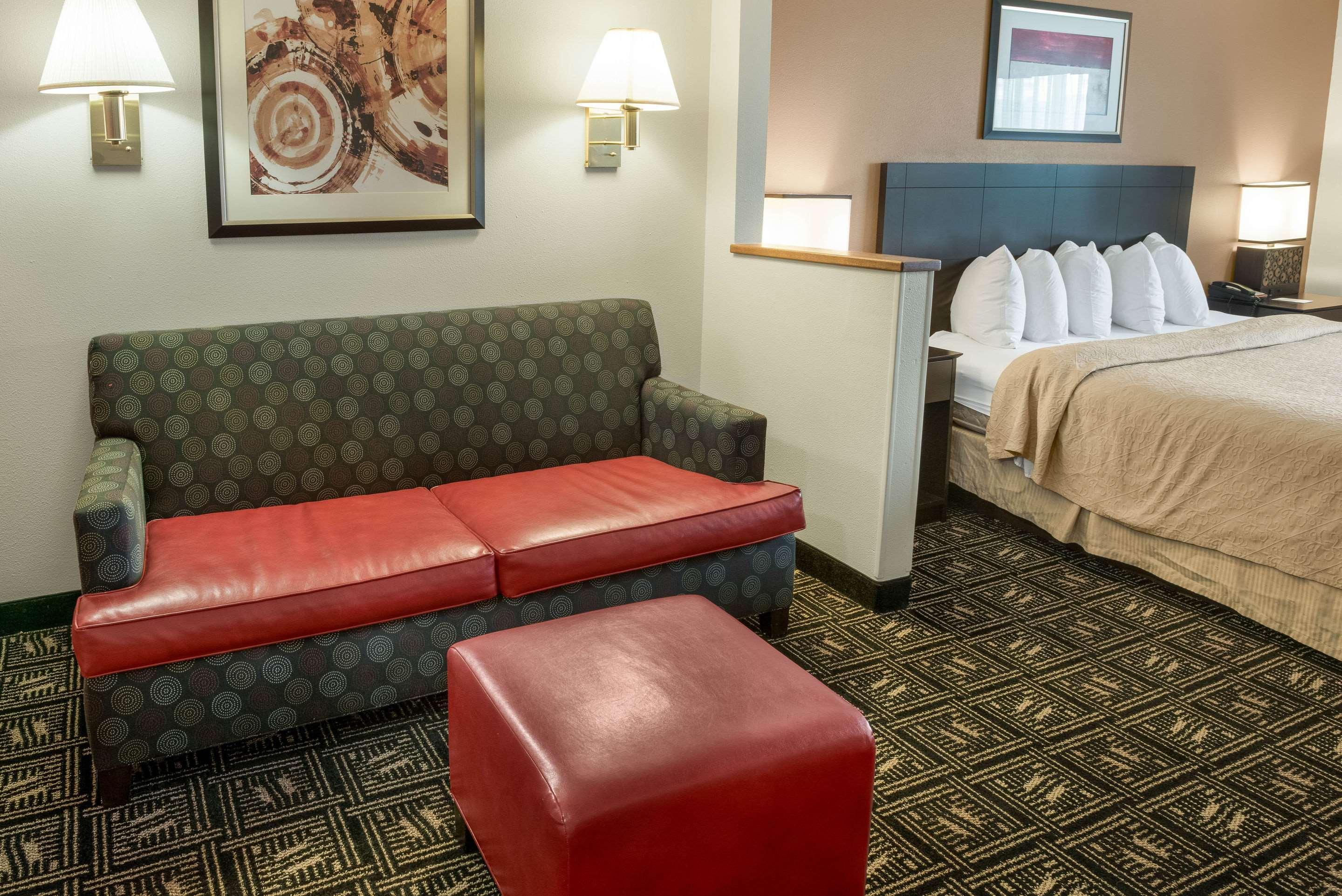 Quality Inn & Suites Манкейто Экстерьер фото