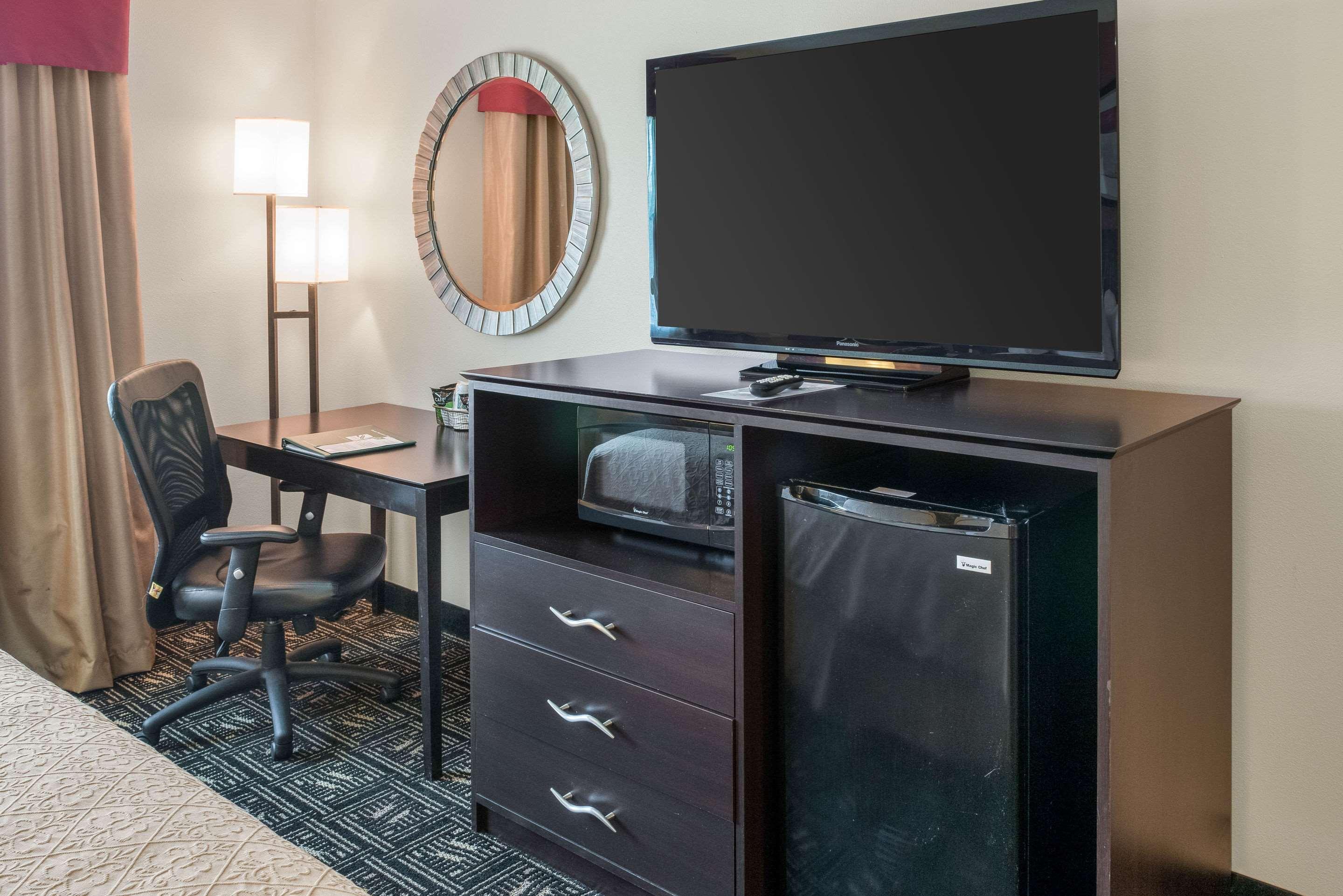 Quality Inn & Suites Манкейто Экстерьер фото