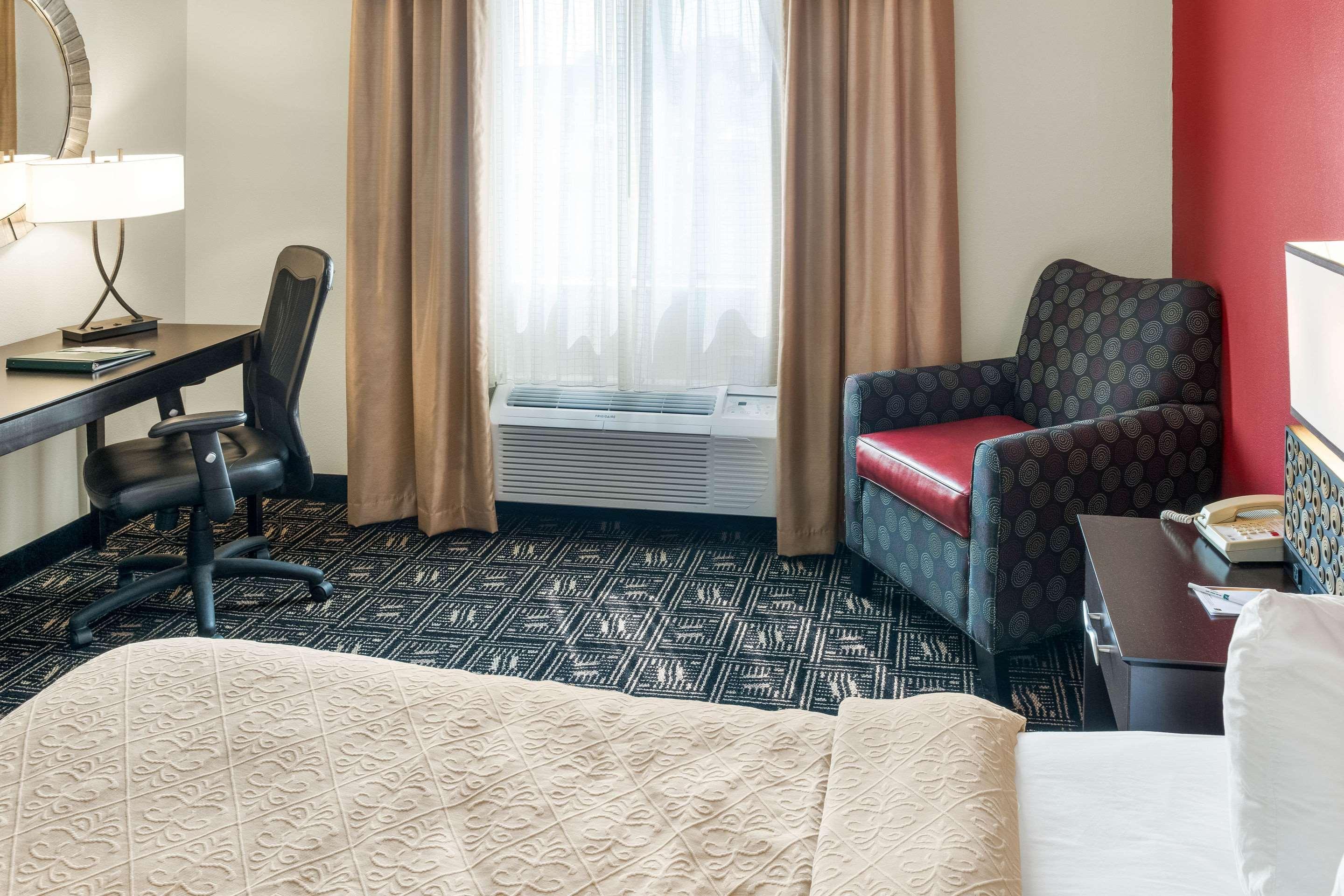 Quality Inn & Suites Манкейто Экстерьер фото
