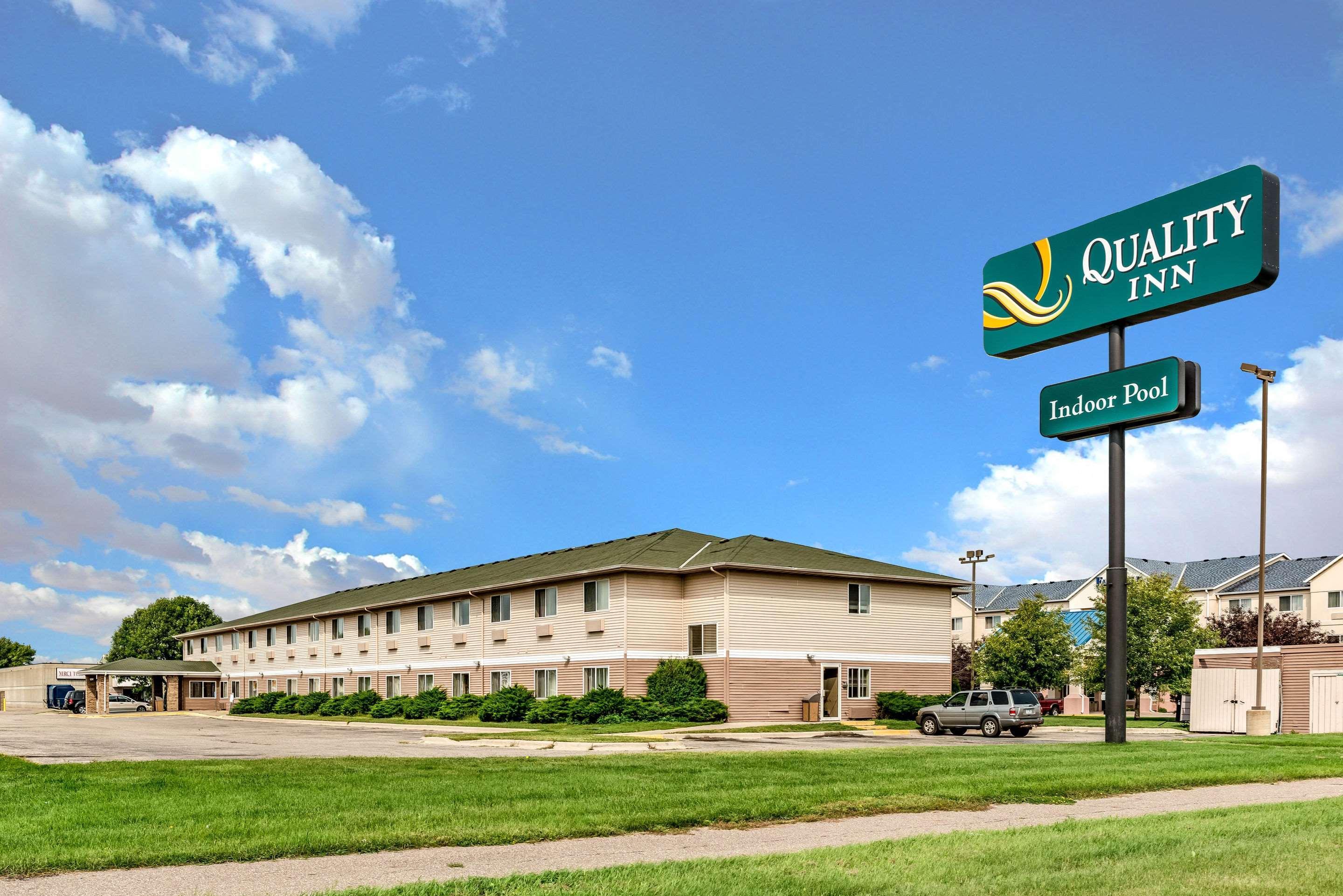 Quality Inn & Suites Манкейто Экстерьер фото