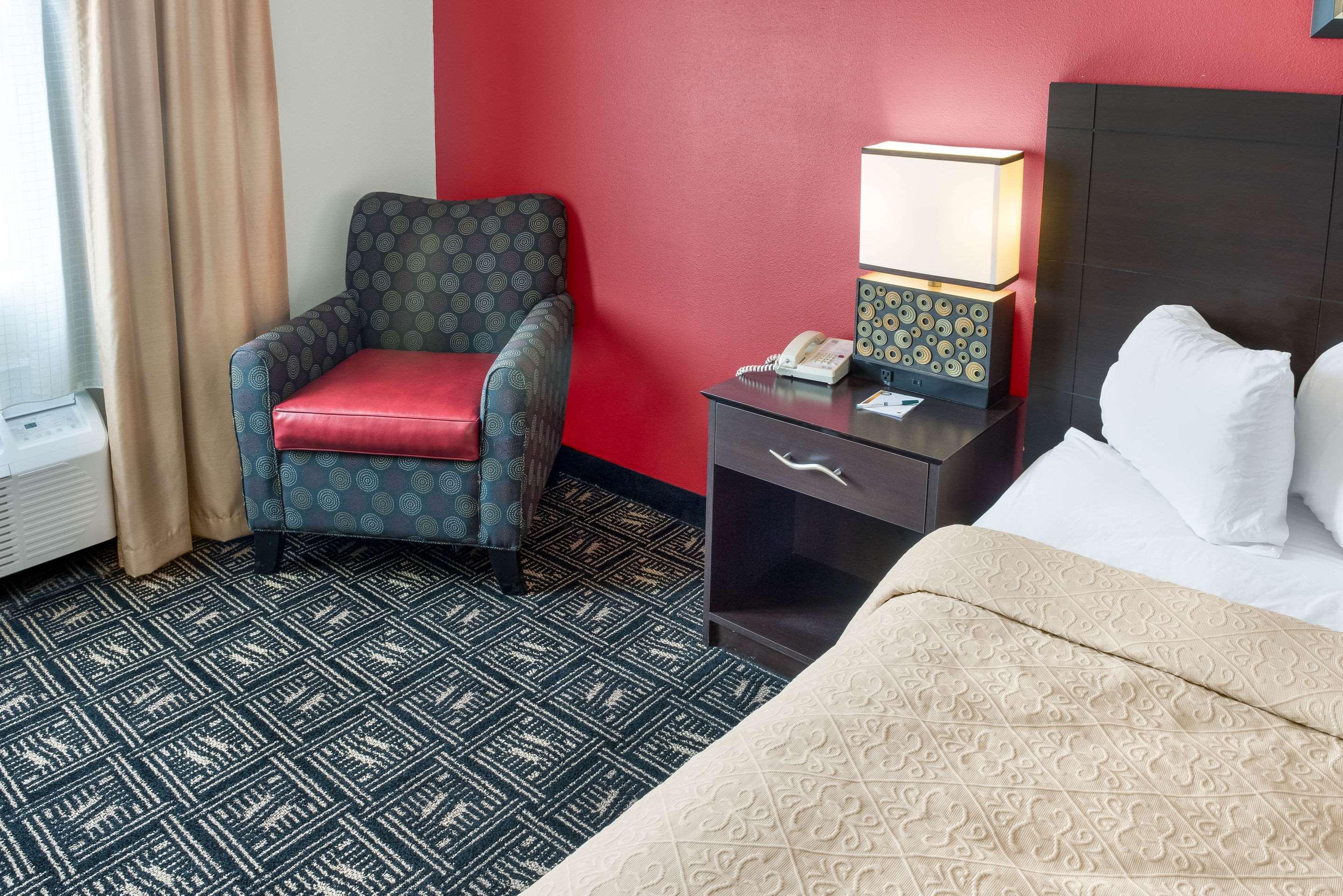 Quality Inn & Suites Манкейто Экстерьер фото
