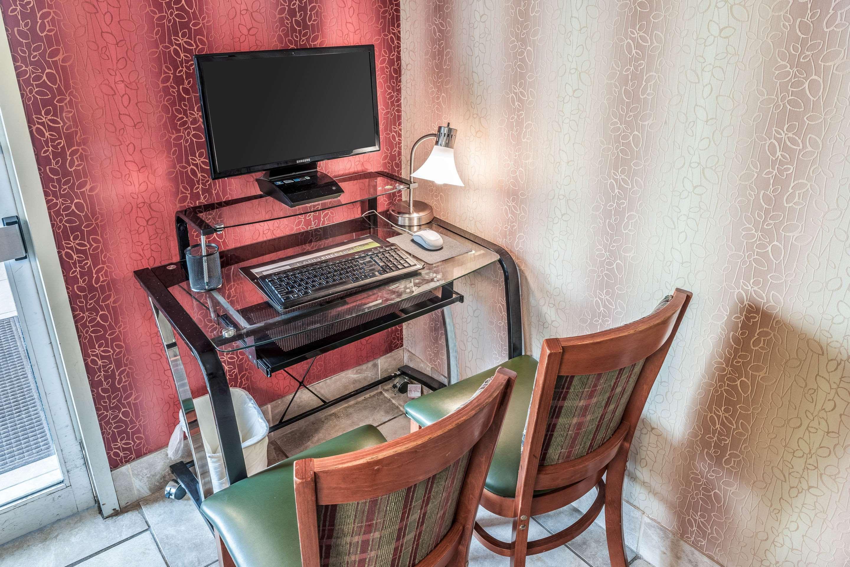 Quality Inn & Suites Манкейто Экстерьер фото