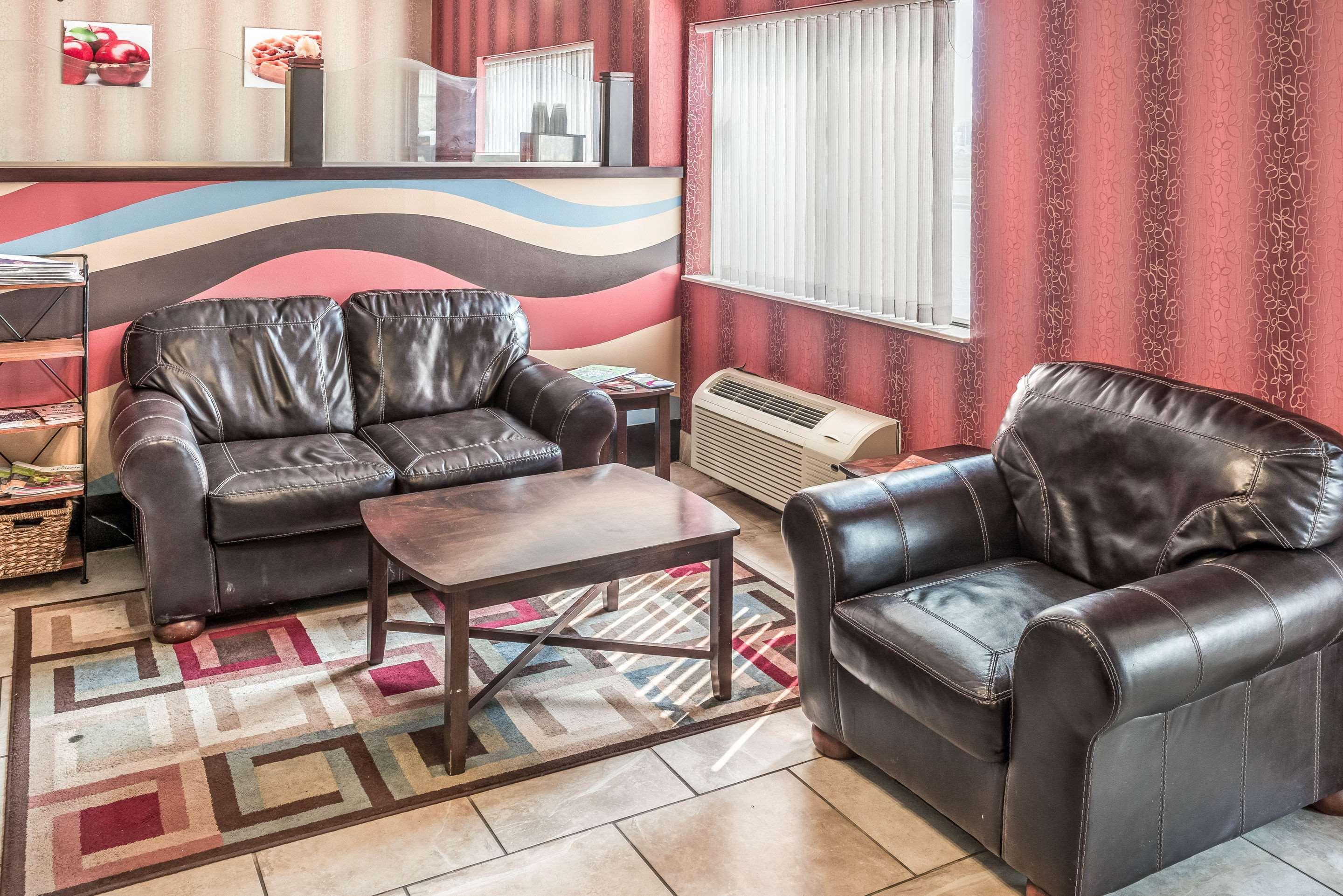 Quality Inn & Suites Манкейто Экстерьер фото