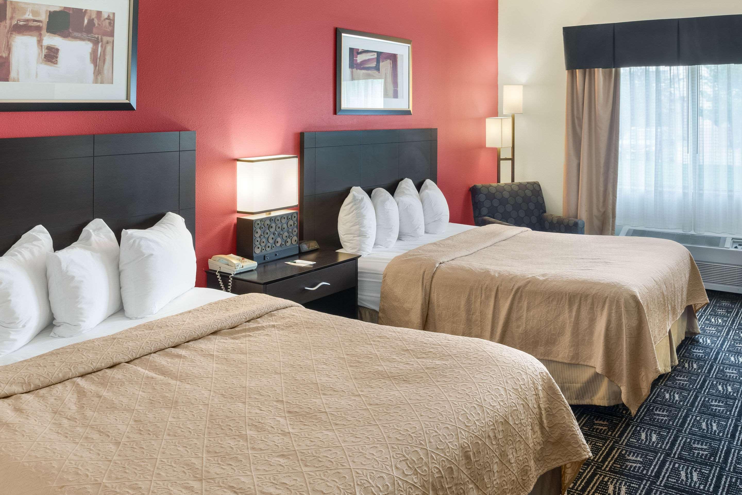 Quality Inn & Suites Манкейто Экстерьер фото